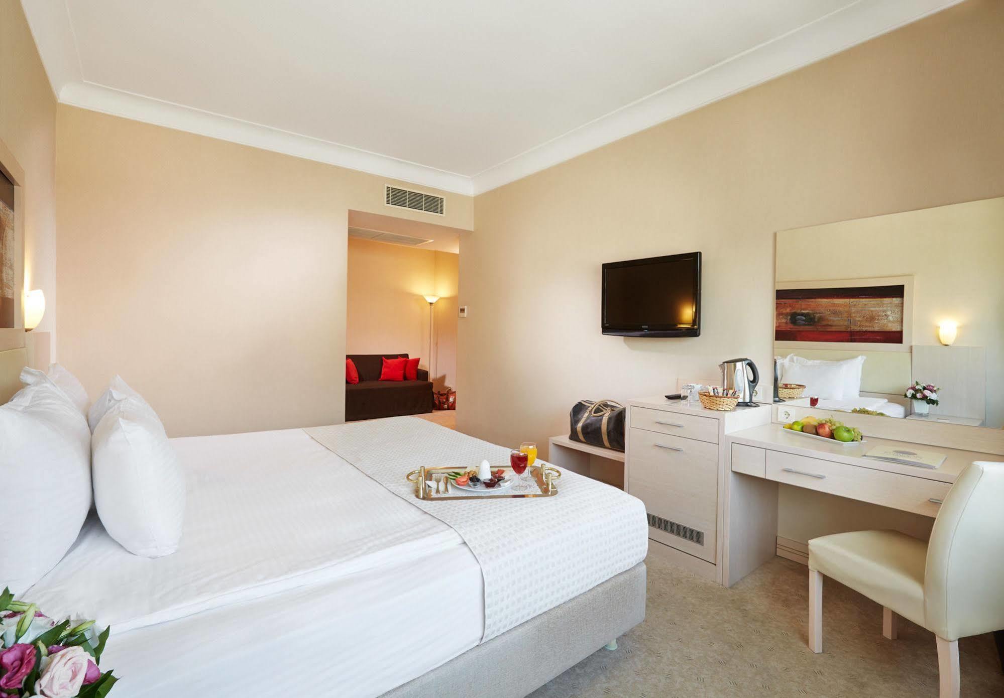 Kordon Hotel Alsancak Измир Екстериор снимка