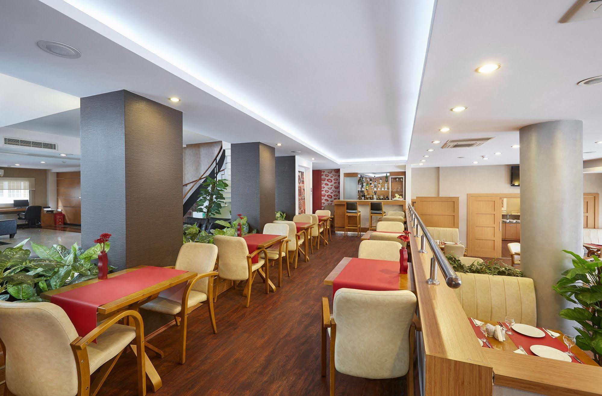 Kordon Hotel Alsancak Измир Екстериор снимка